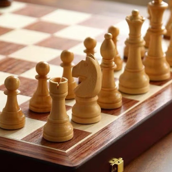 Set di Scacchi Magnetici in Le - Board Game Queen recensione e prezzo