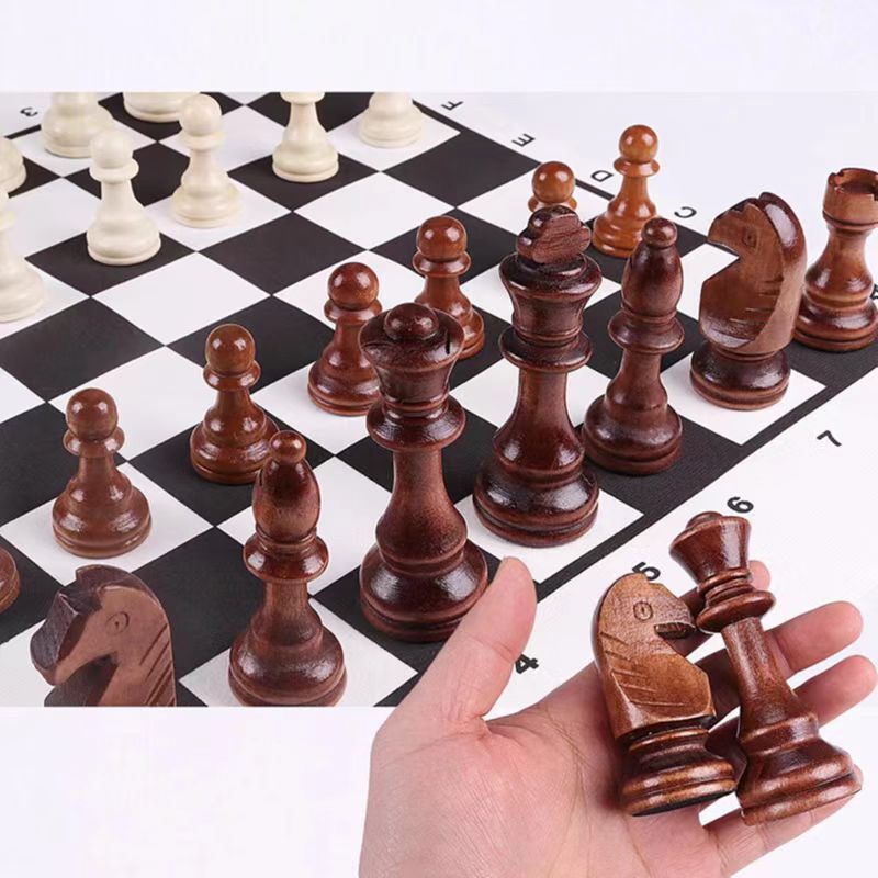 32 Pezzi Scacchi in Legno King - Board Game Queen recensione e prezzo